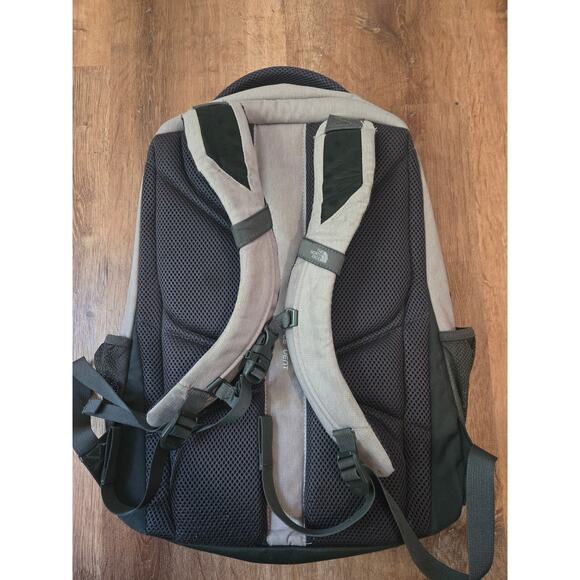 The North Face Jester School Laptop Backpack pink and black FLEX Vent. - Picture 3 of 5